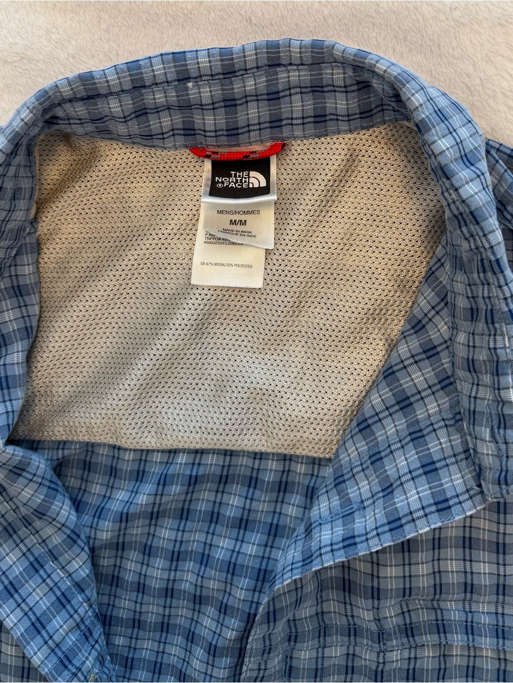 The North Face Men's Blue Plaid Short-Sleeve Button-Down Shirt - Picture 2 of 3